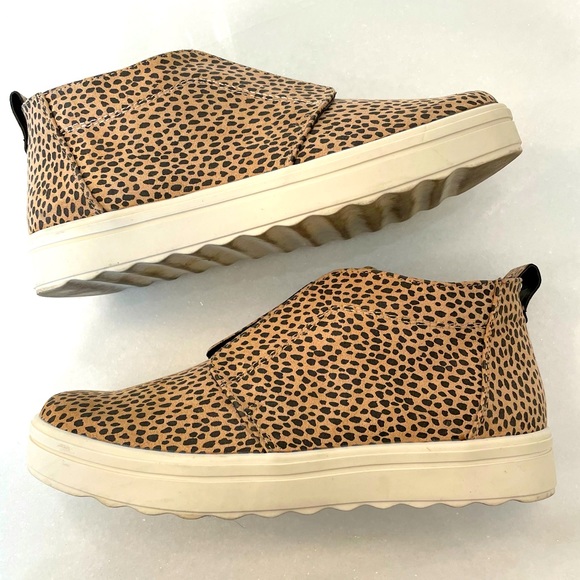 Cheetah Ankle Bootie Sneakers - Size 8 - Picture 4 of 5